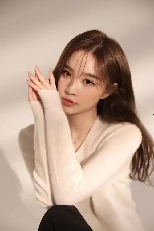 初代网红雪梨被曝大瓜 潜规则全书阅读 网曝热门事件劲爆视频在线观看,揭秘网红圈层劲爆视频背后的真相